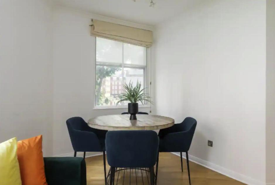 Appartamento Capital Two Bedroom Sloane Avenue Londra