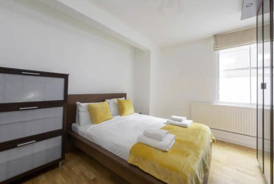 Appartamento Capital Two Bedroom Sloane Avenue Londra